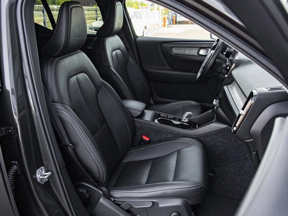 Volvo XC 40 cena 124900 przebieg: 76059, rok produkcji 2019 z Kazimierz Dolny małe 781